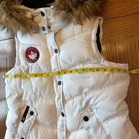 Canada Weather Gear  White Hooded Puffer Vest Faux Fur Trim Zip & Snap Size XL - Picture 4 of 16